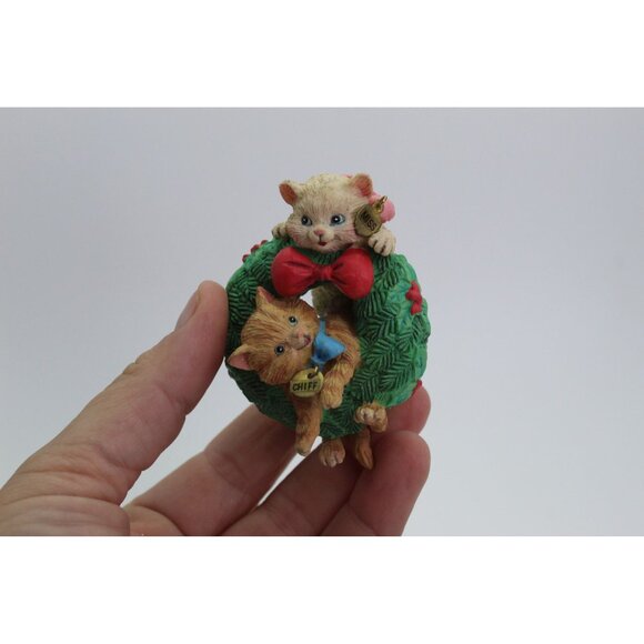 1996 Carlton Cards Merry Mischief Ornament • First in Series • Cats in Wreath • - Picture 2 of 13